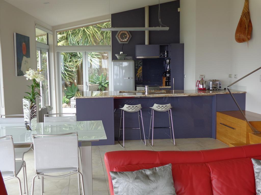 Nikau Apartments Waiheke Island Onetangi Экстерьер фото